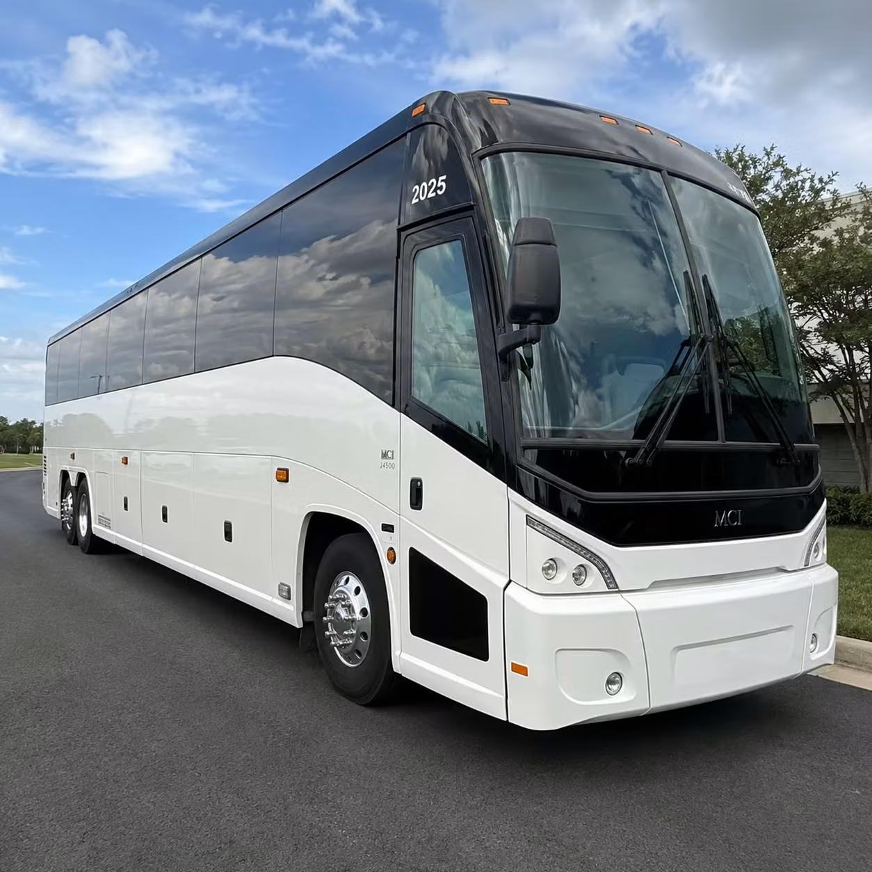 corporate event shuttle buses to cal state san marcos and palomar college